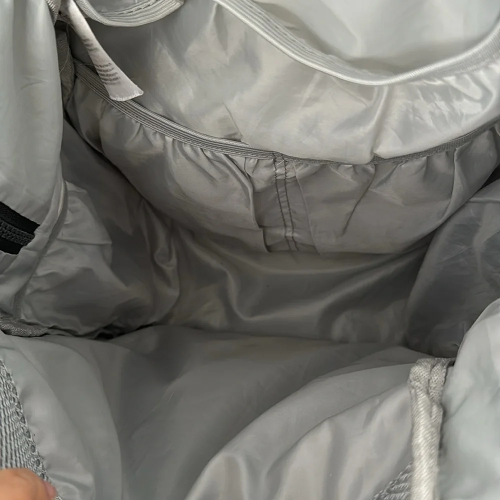 RED ROVR Roo Diaper Backpack - Picture 10 of 15